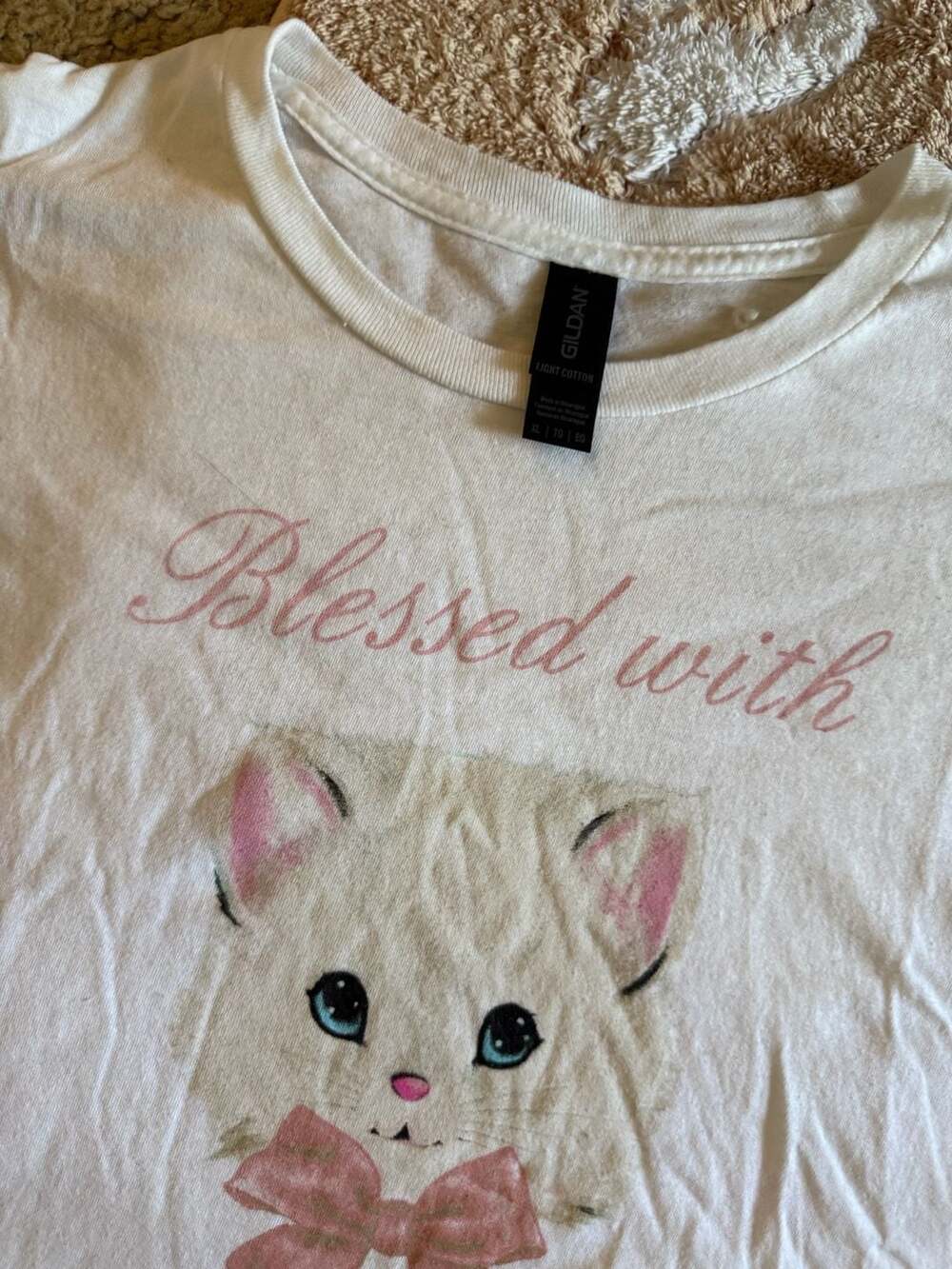 Lana Del Rey Gildan 'Blessed with Beauty and Rage' Graphic Kitten T-Shirt - Picture 5 of 7